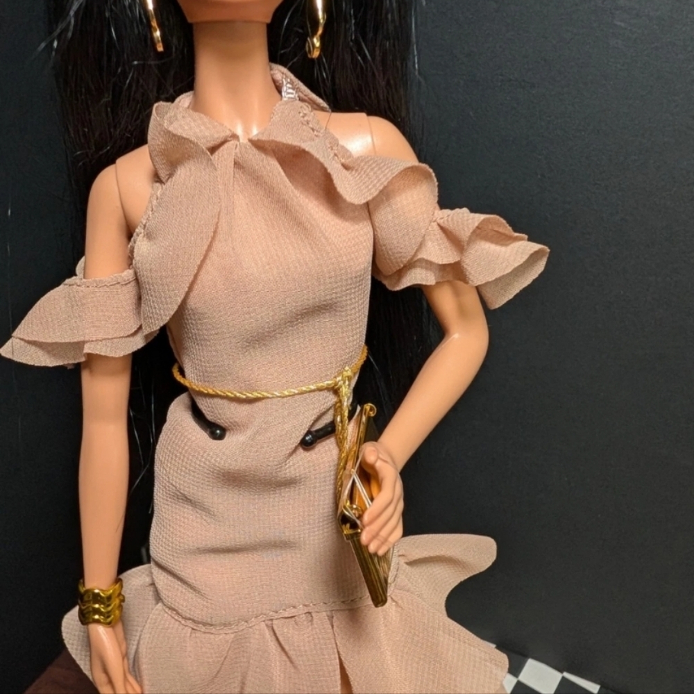 2006 Anna Sui Boho Barbie Restyled in Barbiestyle Brooklyn CM Outfit - Picture 5 of 13